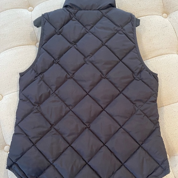 Jcrew women’s black quilted vest - Picture 6 of 6